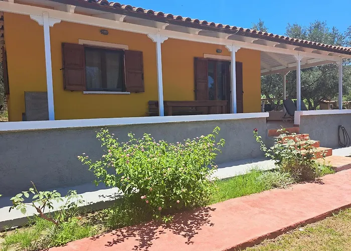 Nikos Kastro 4 *